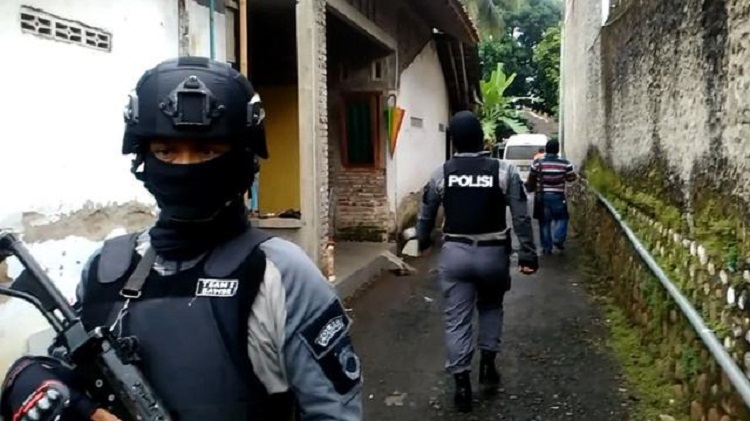 Densus 88 Tangkap Terduga Teroris di Tulungagung, Dikenal Alim dan Seorang Muadzin