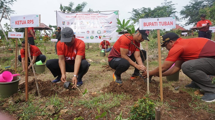 RPS Ajak Bupati Tuban Tanam 1000 Batang Pohon di Peringatan Hari Pers Nasional