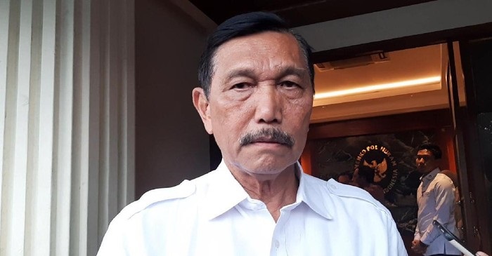 Ramai-ramai Desak Pecat Luhut, Jokowi belum Bereaksi 