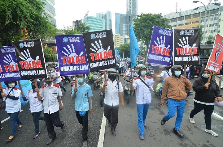 Urusan UU Cipta Kerja, Pemerintahan Jokowi Didikte MK