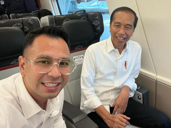 Jokowi Kesengsem Raffi