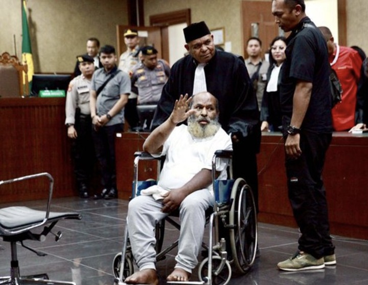Jangan Tiru Gubernur Papua Lukas, Terbukti Suap dan Gratifikasi, Divonis 8 Tahun Penjara