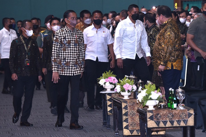 Pengamat Politik : Menteri Jokowi Mulai Rusak Iklim Demokrasi Indonesia