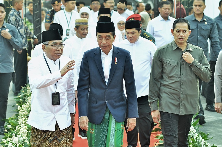 Apel HSN 2023, Presiden Jokowi Pimpin Apel Hari Santri 2023 di Tugu Pahlawan Surabaya