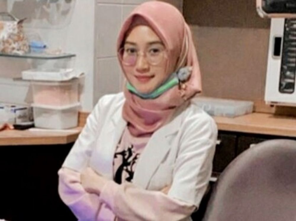 Dokter Spesialis Gigi Irvanda Rasakan Dampak Covid Pada Bisnis MUA