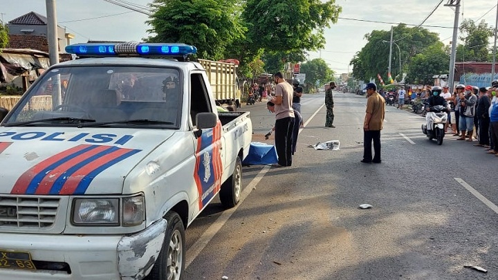 Tabrak Bak Truk di Jombang, Seorang Pengendara Motor Tewas
