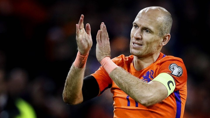 Robben, Pensiun Lagi...