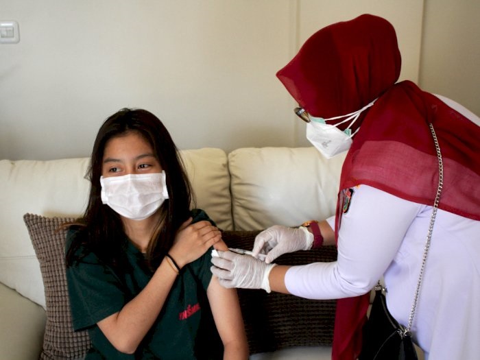 Vaksin di Daerah Menipis, Padahal Jokowi Bilang Stok 100 Juta Dosis
