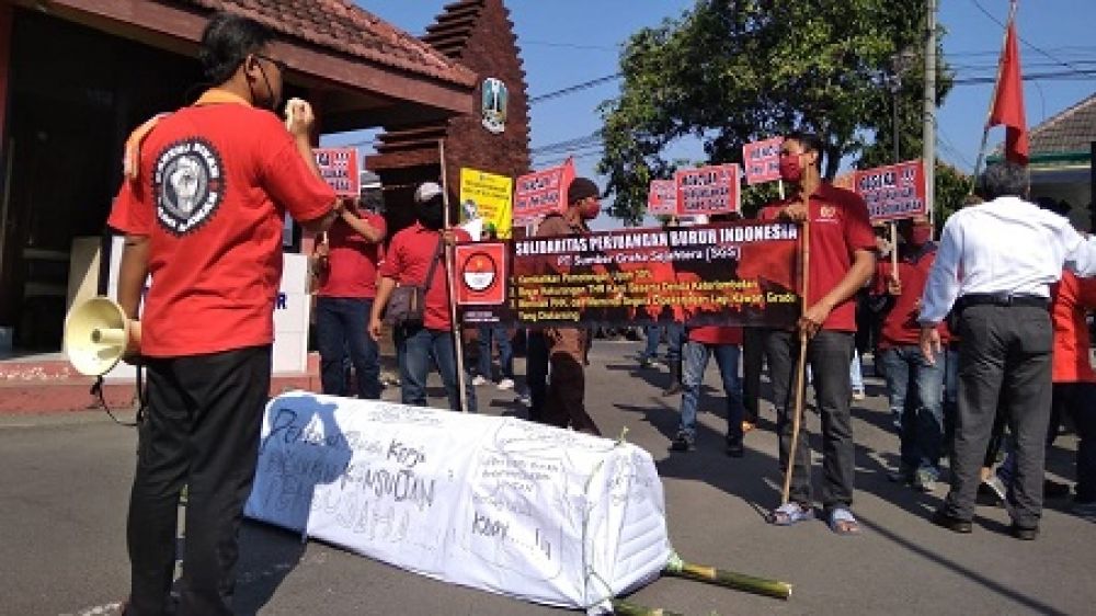 Puluhan Buruh PT SGS di Jombang Kembali Gelar Aksi 
