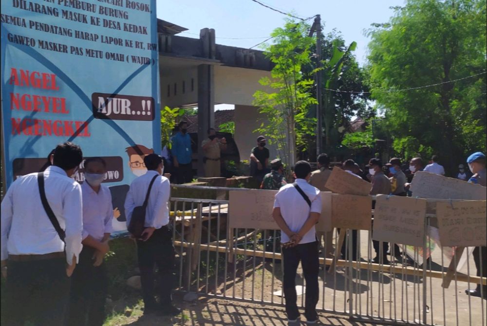 Ratusan Warga Kedak Kediri Demo Tolak Rapid Test