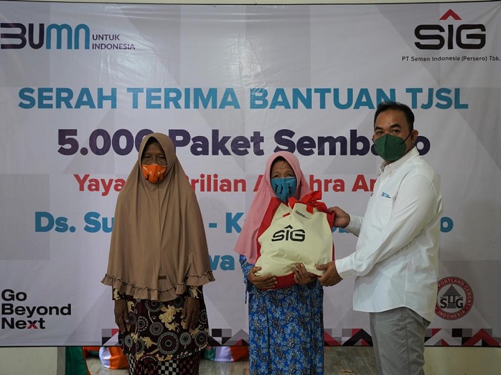 Ramadan Berbagi, SIG Salurkan 33.000 Paket Sembako di 3 Provinsi