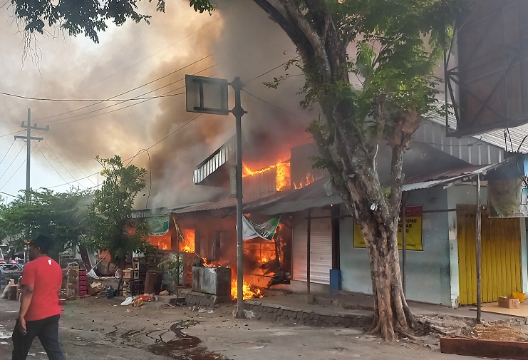 Kebakaran Pasar Dungus di Madiun Hanguskan Ratusan Los dan Puluhan Kios
