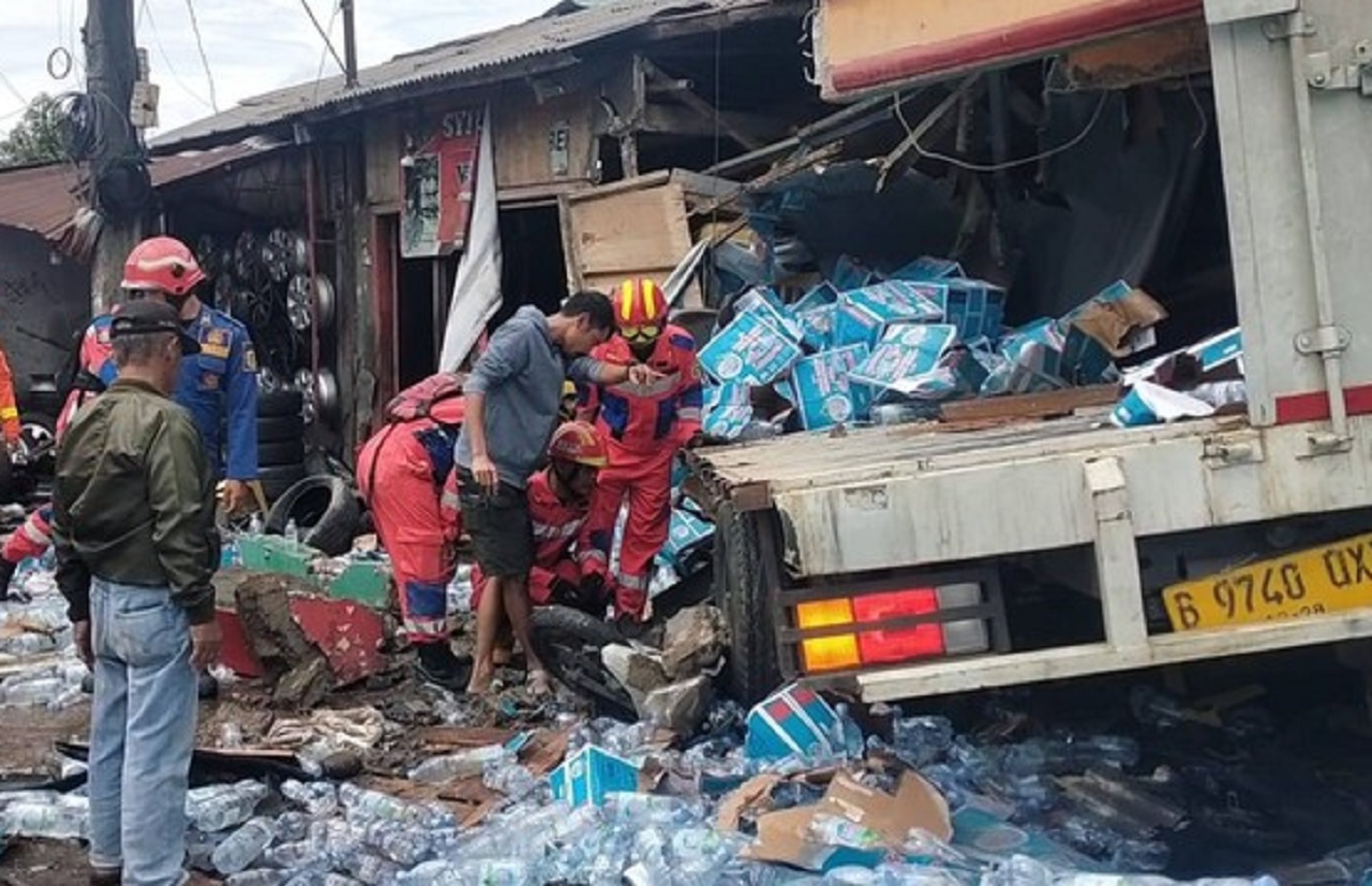 Kecelakaan Beruntun di Puncak Bogor, 8 Kendaraan Ringsek dan 14 Orang Luka-luka
