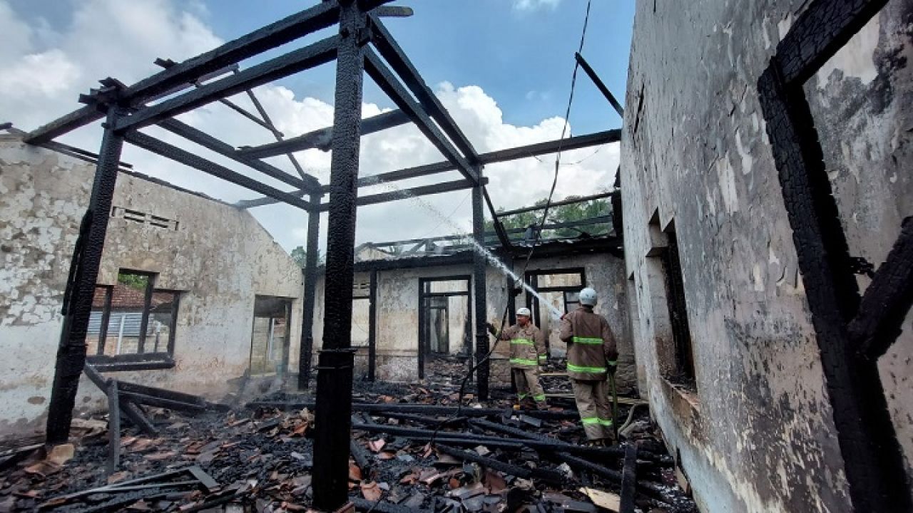 Rumah di Blitar Terbakar saat Ditinggal Pemilik Bekerja
