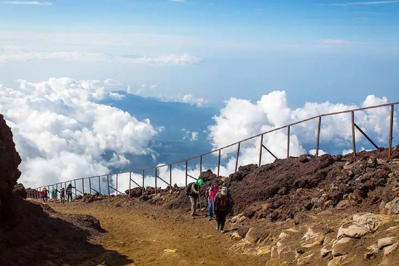 Pemerintah Jepang Batasi Pendakian di Gunung Fuji, Hanya Boleh Hanya 4 Ribu Orang per Hari