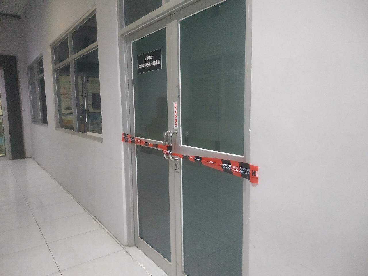 KPK Segel Kantor BPPD Pemkab Sidoarjo, Sejumlah Pejabat Pilih Tutup Mulut