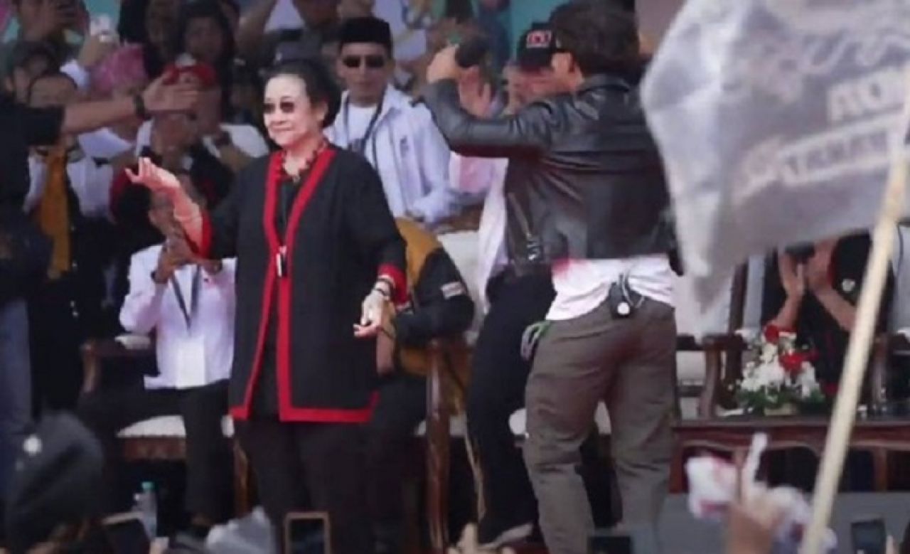 Slank Deklarasikan Dukungan Ganjar-Mahfud, Megawati Ikut Joget Bareng saat Kampanye