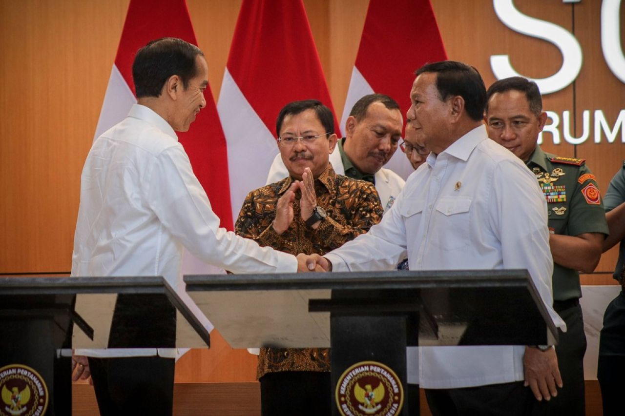 Presiden Jokowi ditemani Prabowo Subianto dan dr Terawan Agus Putranto saat meresmikan RS PPN Panglima Besar Soedirman, Bintaro, Jakarta Selatan, Senin (19/2/2024).
