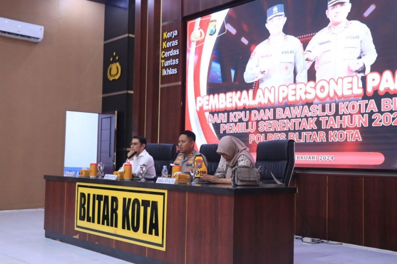 Polres Blitar Kota Gelar Cek Kelengkapan Pasukan Pengamanan TPS