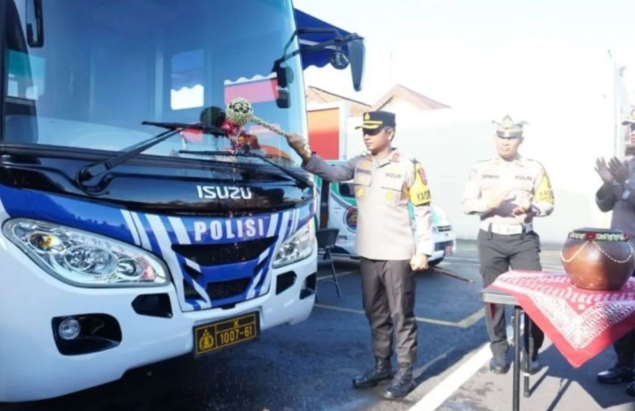 Polres Mojokerto Kota Launching Bus SIM Keliling