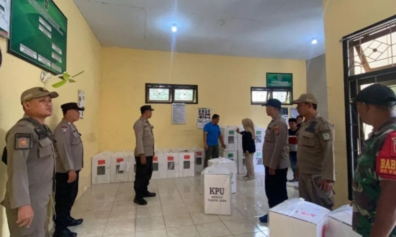 TNI-Polri Kawal Ketat Pendistribusian Logistik Pemilu