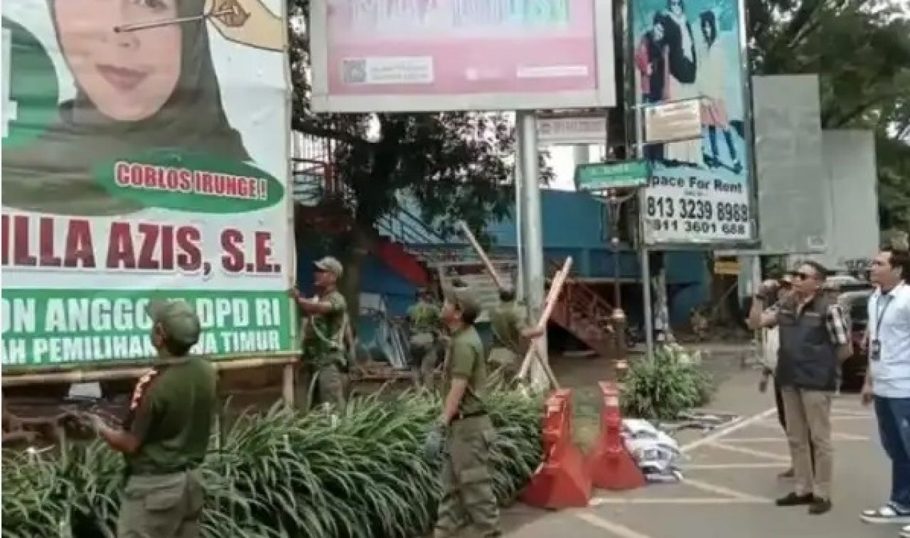 Pj Wali Kota Malang Pantau Penertiban APK