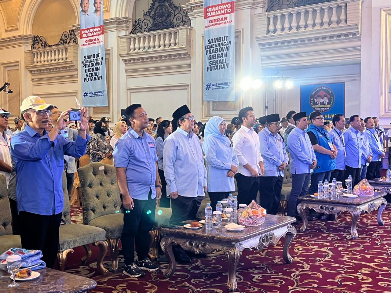 Khofifah Pimpin Apel Akbar Relawan Prabowo-Gibran Jaga 120 Ribu TPS seluruh Jatim