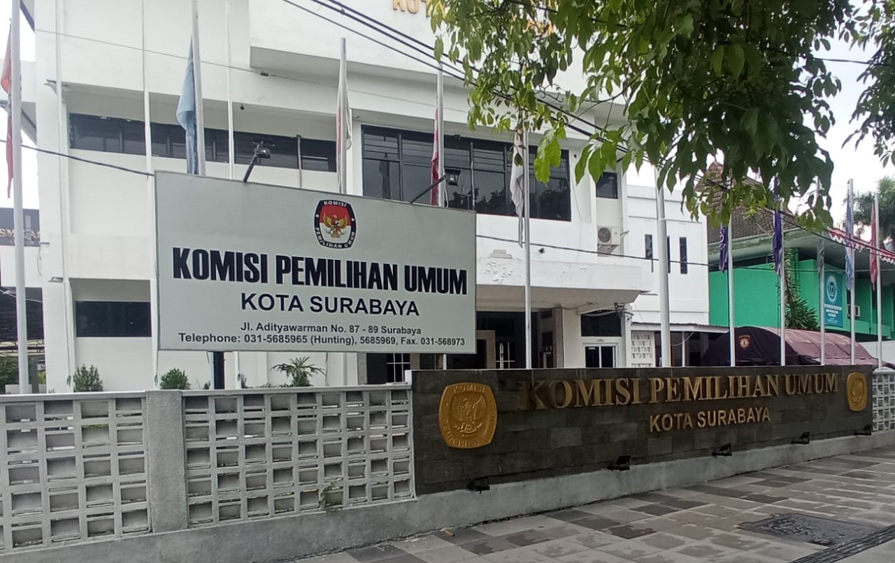 400 Polisi Diterjunkan Untuk Amankan Proses Rekapitulasi Suara di KPU Surabaya