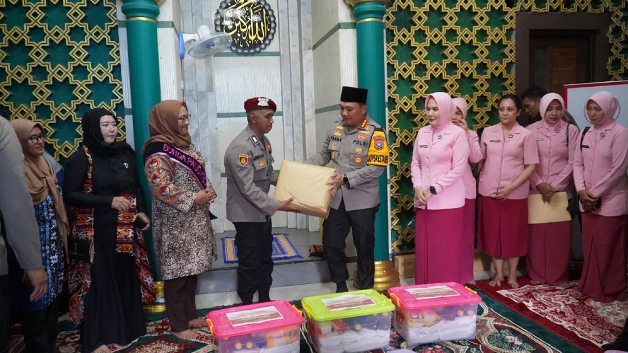 Kapolrestabes Surabaya Kunjungi dan Beri Apresiasi Yayasan Majma'al Bahrain