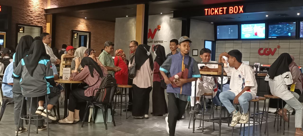 Putar Perdana di Bioskop Mojokerto, Film Sinden Gaib Diserbu Ratusan Penonon