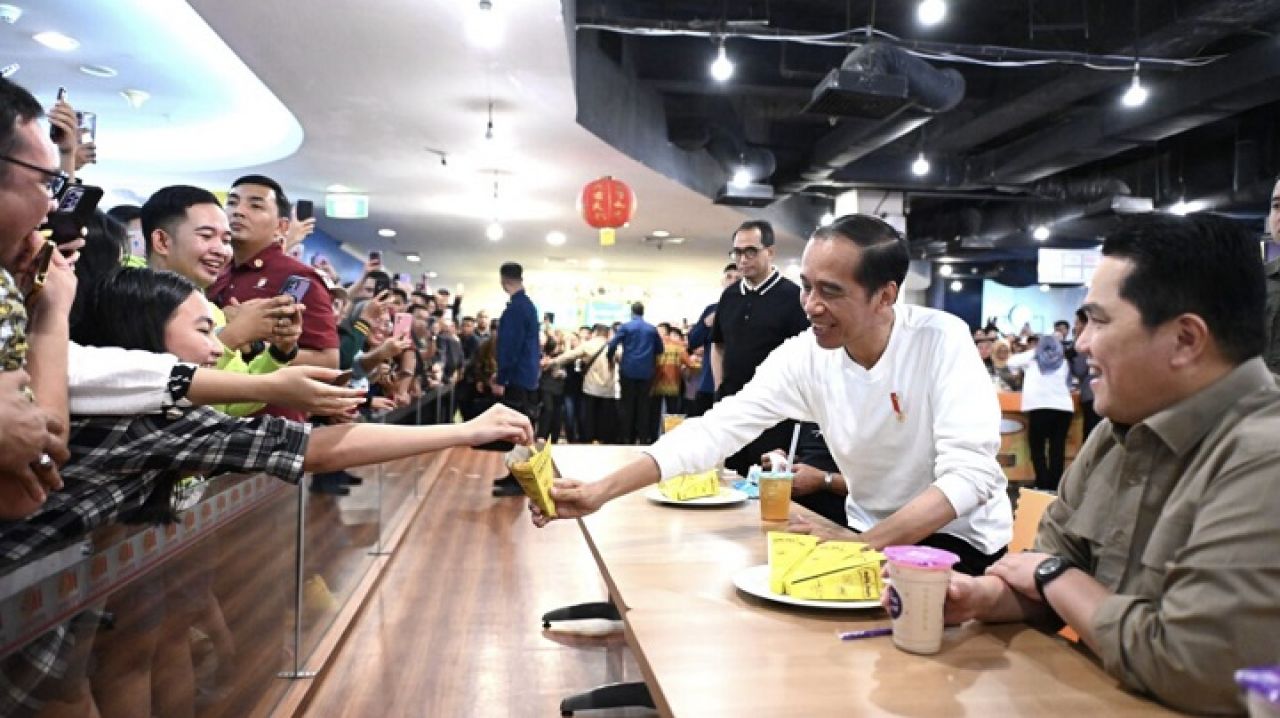 Jokowi di Manado, Pesan Chicken Nugget