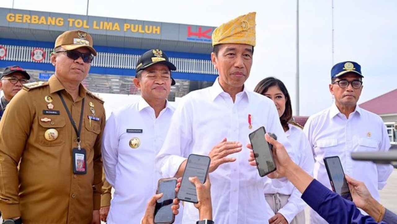Tadi, Jokowi Resmikan Tol di Sumut Tanpa Menteri PUPR