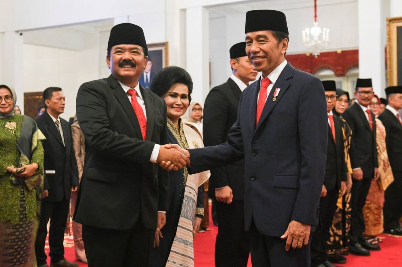 Jokowi Minta Menko Polhukam Baru, Urus Keamanan