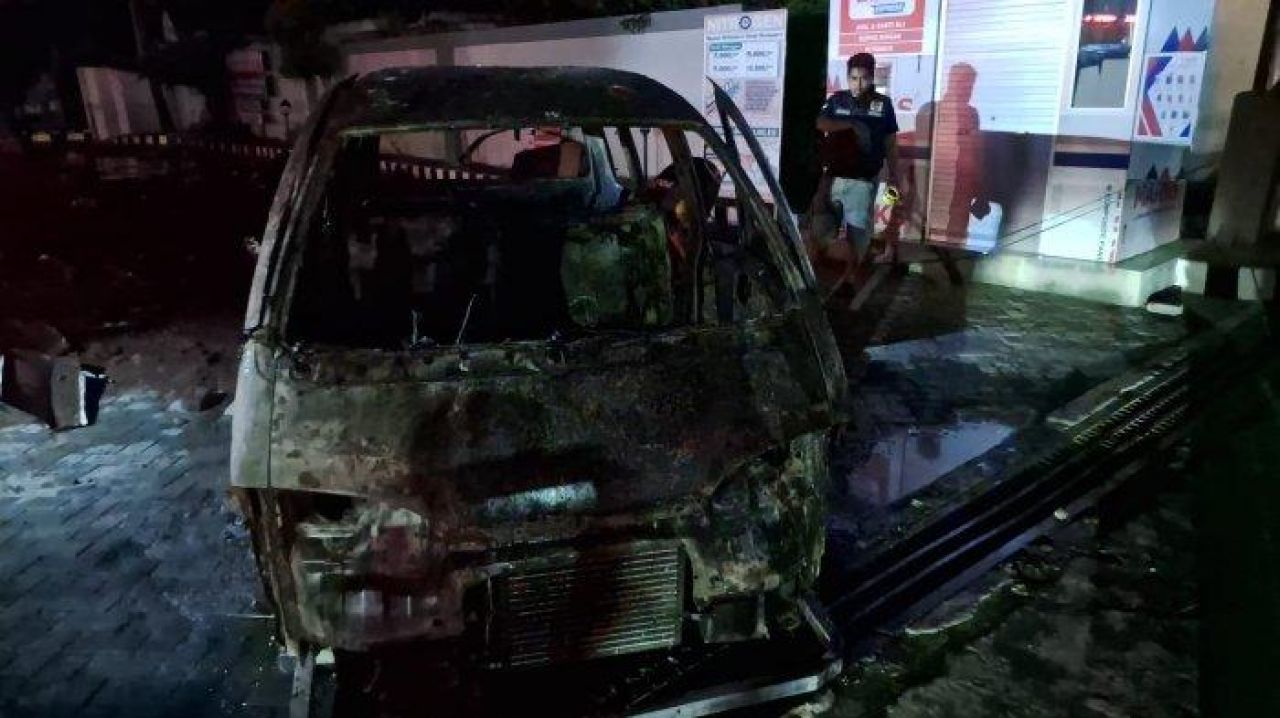 Isi Bensin, Mobil di Kediri Terbakar