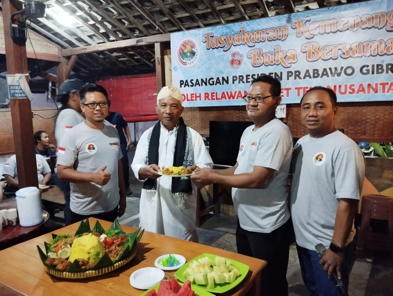 Relawan Suket Teki Nusantara Tasyakuran Kemenangan Prabowo - Gibran di Kediri