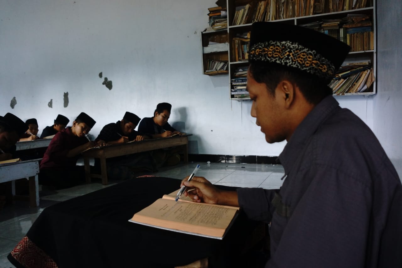 Selama Ramadhan, Santri Ponpes At Tahzib Jombang Kaji 70 Kitab Kuning