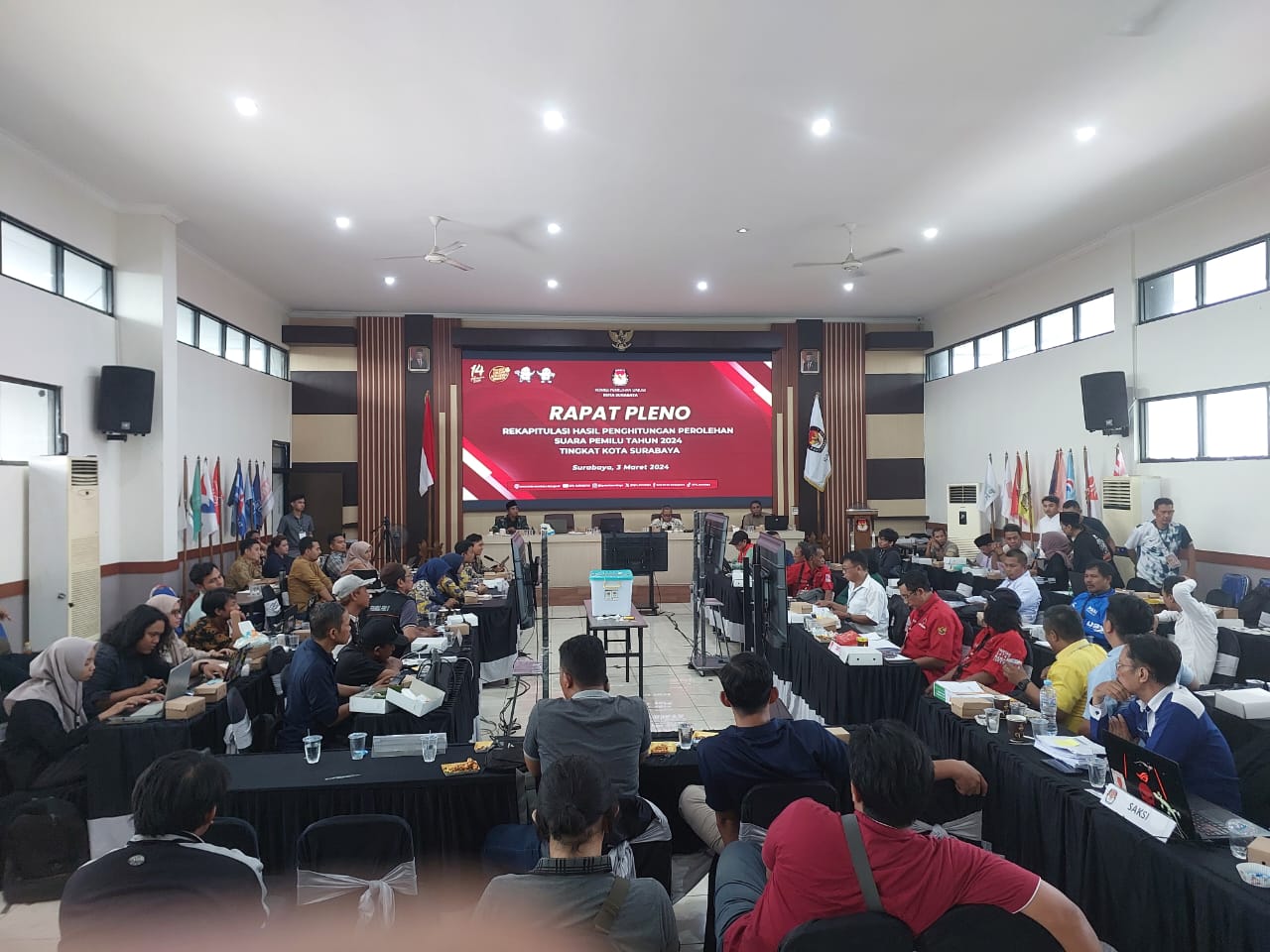 Ditargetkan Selesai 4 Maret, KPU Surabaya Baru Selesaikan 15 Kecamatan