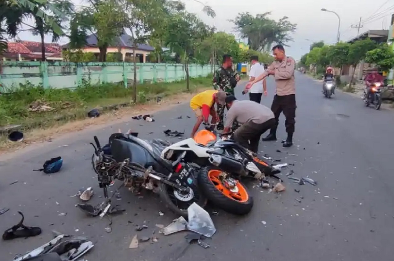 Adu Banteng 2 Sepeda Motor di Tuban: 1 Orang Tewas, Salah Satunya Masih di Bawah Umur