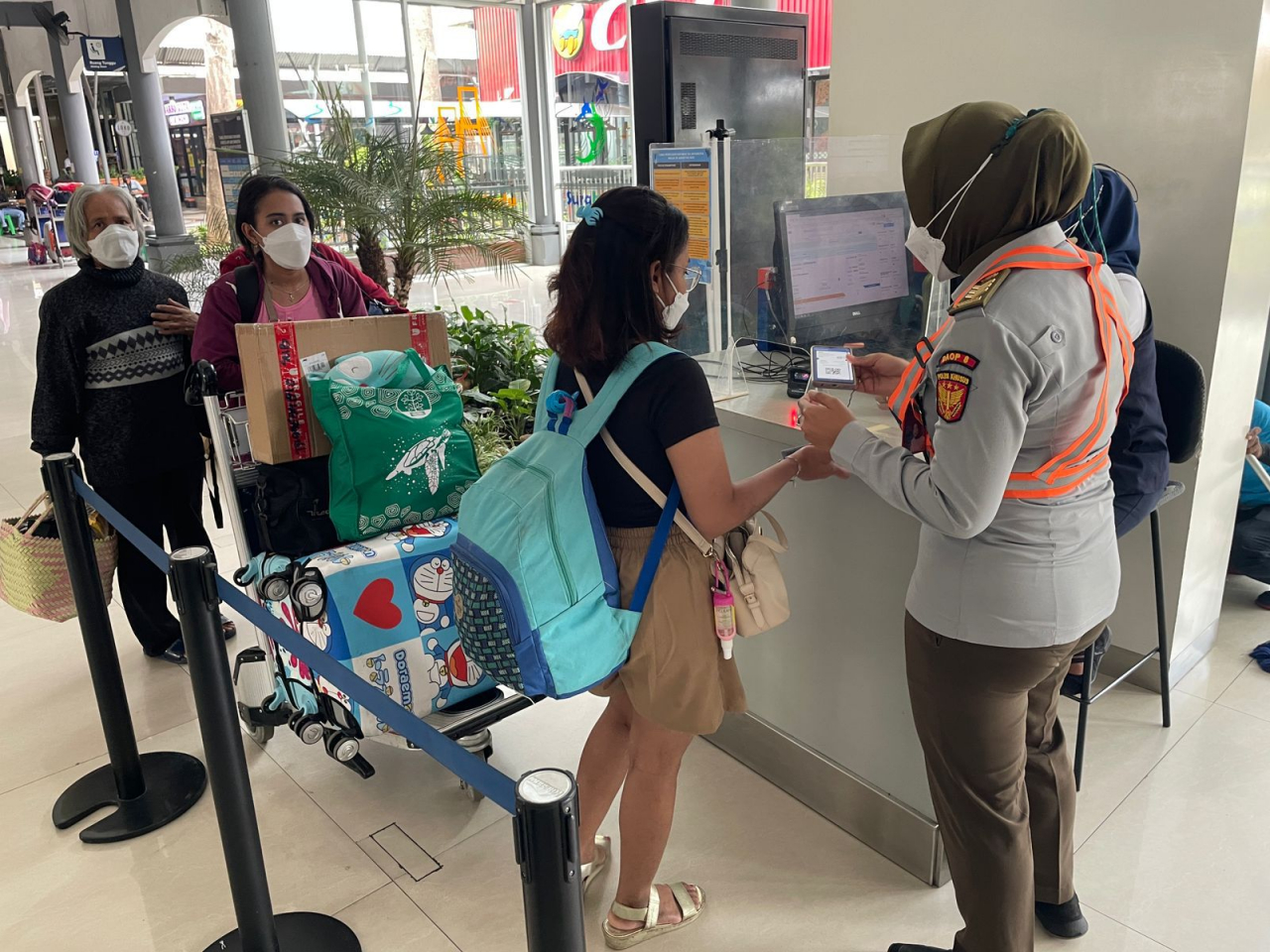 Lonjakan Arus Mudik Lebaran Mulai Terlihat, 25 Ribu Penumpang Padati Stasiun Daop 8 Surabaya