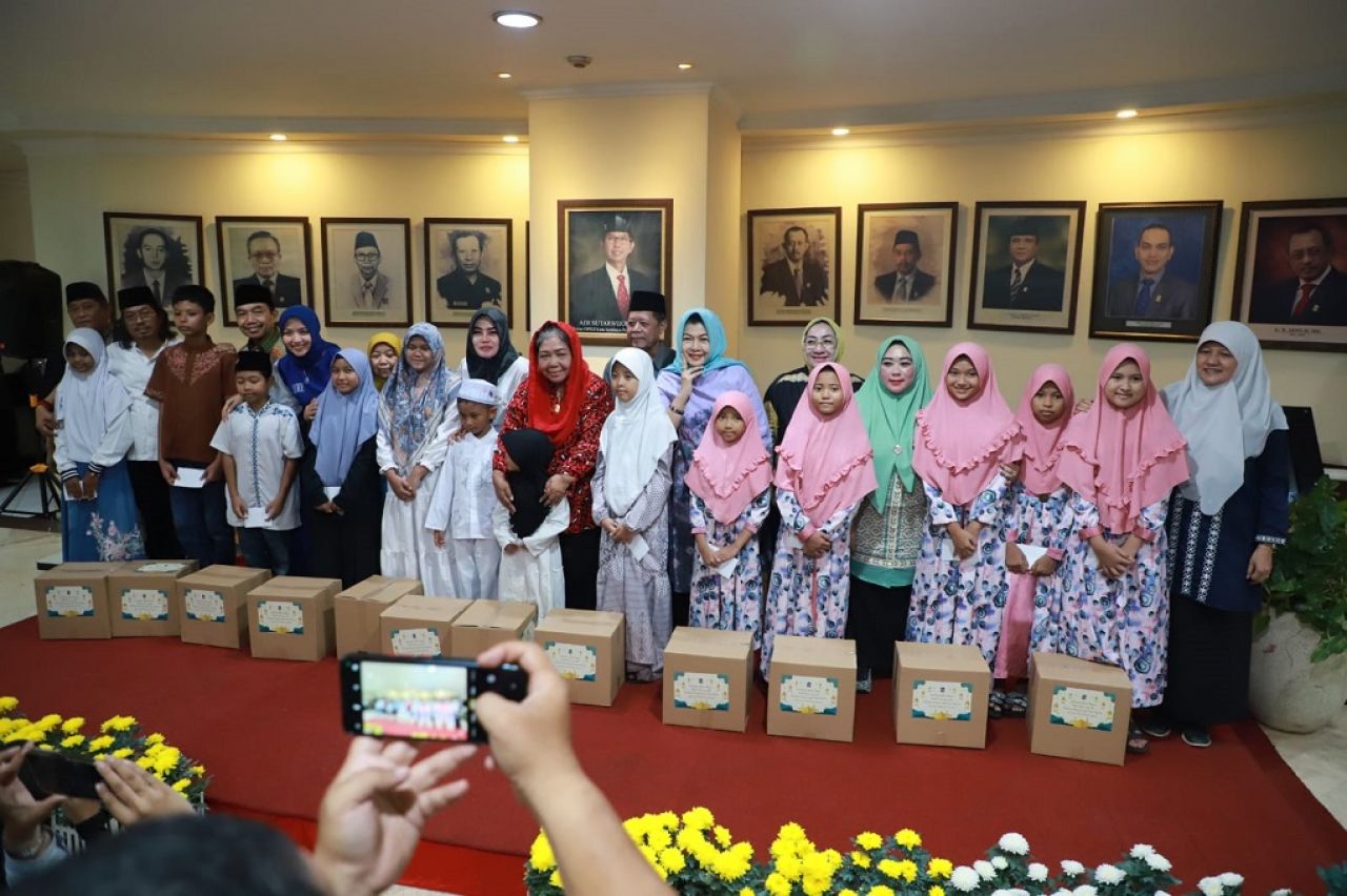 Sebagai Bentuk Rasa Syukur, DPRD Kota Surabaya Gelar Bukber dan Beri Santunan Anak Yatim