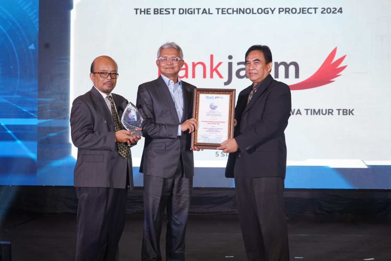 Konsisten Inovasi Digital, Bank Jatim Sabet Tiga Penghargaan Dari Itech