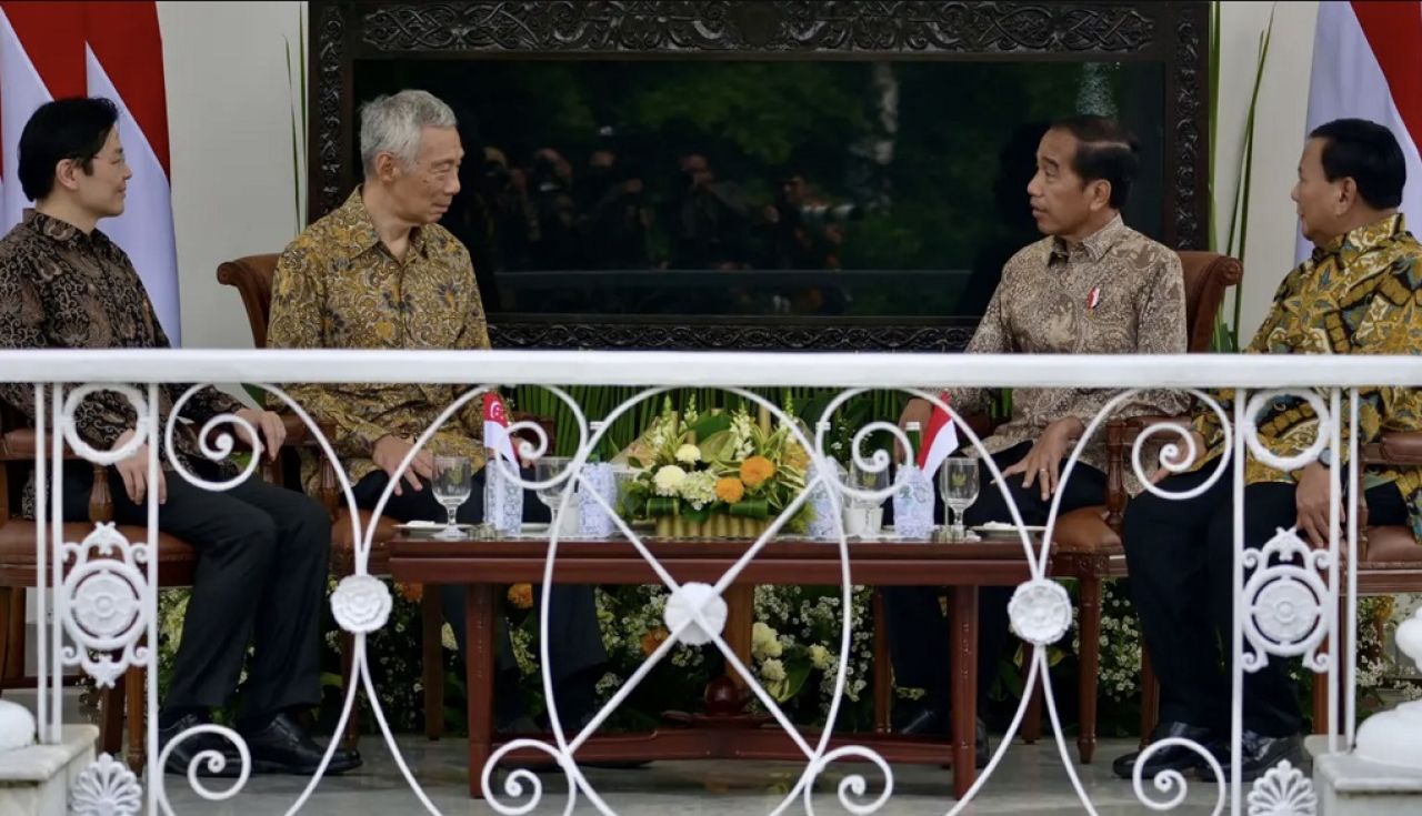 Jokowi Ajak PM Lee Kelola Kawasan Industri Halal Sidoarjo