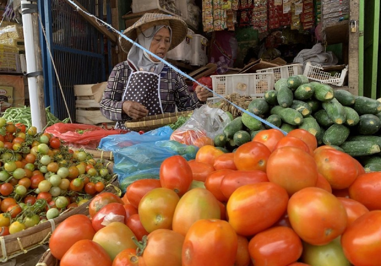 Harga Tomat di Magetan Melambung Tinggi, Pedagang Ngeluh Sepi Pembeli