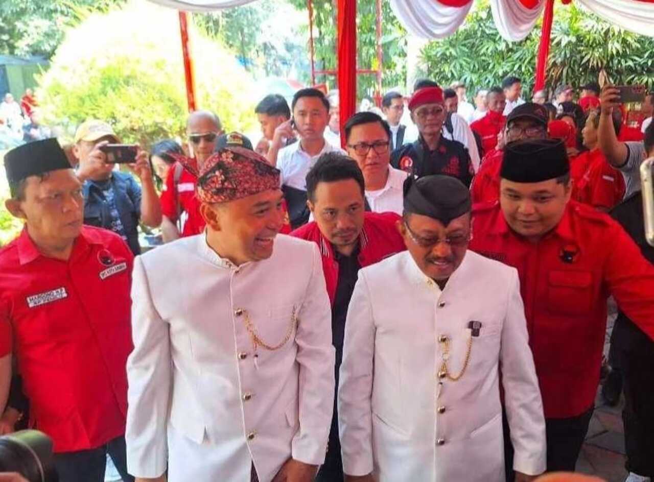 Eri Cahyadi - Armuji Daftarkan Diri ke PDI-P untuk Maju Jadi Bacawali-Bacawawali Surabaya