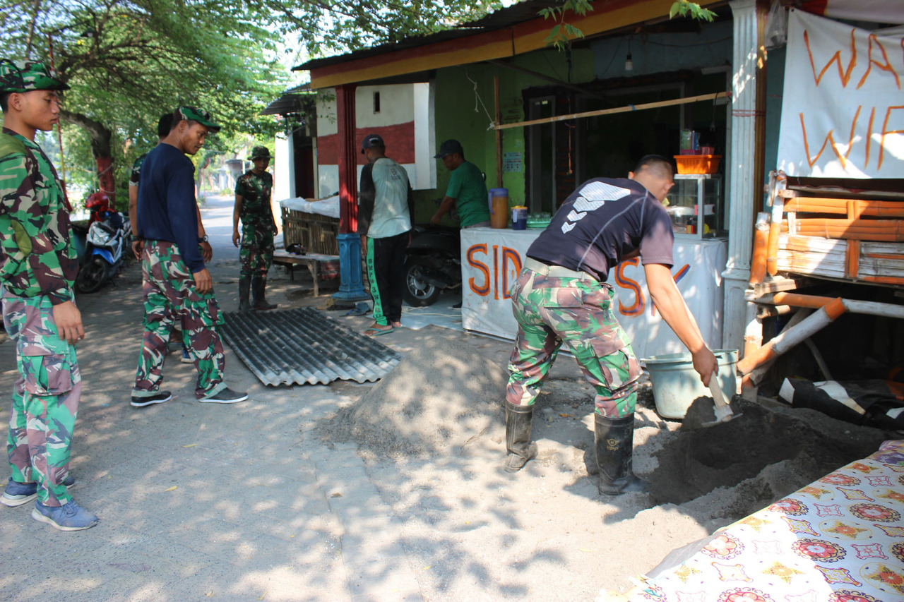 Peristiwa Satgas TMMD 120 Kodim 0816/Sidoarjo Rampungkan Renovasi RLTH di Desa Penambangan