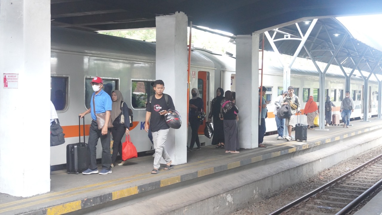 59.324 Penumpang Berangkat dari Stasiun Daop 8 Surabaya Selama Liburan Panjang