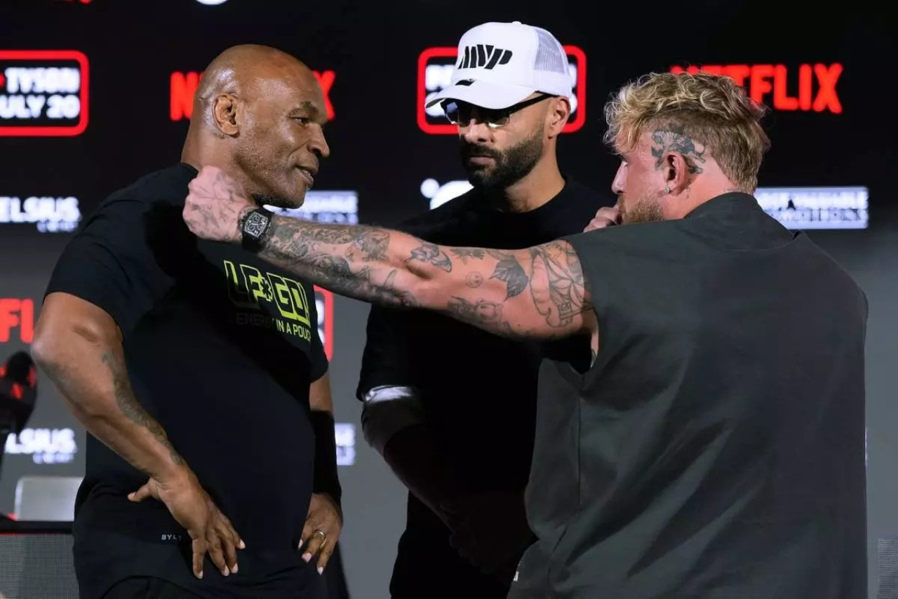 Jake Paul Sesumbar, Mike Tyson Senyumin