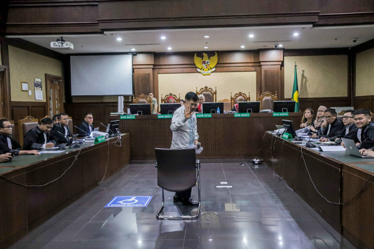 JK Bersaksi di Sidang Eks Dirut Pertamina, Pengunjung Tepuk Tangan, Hakim Tegur