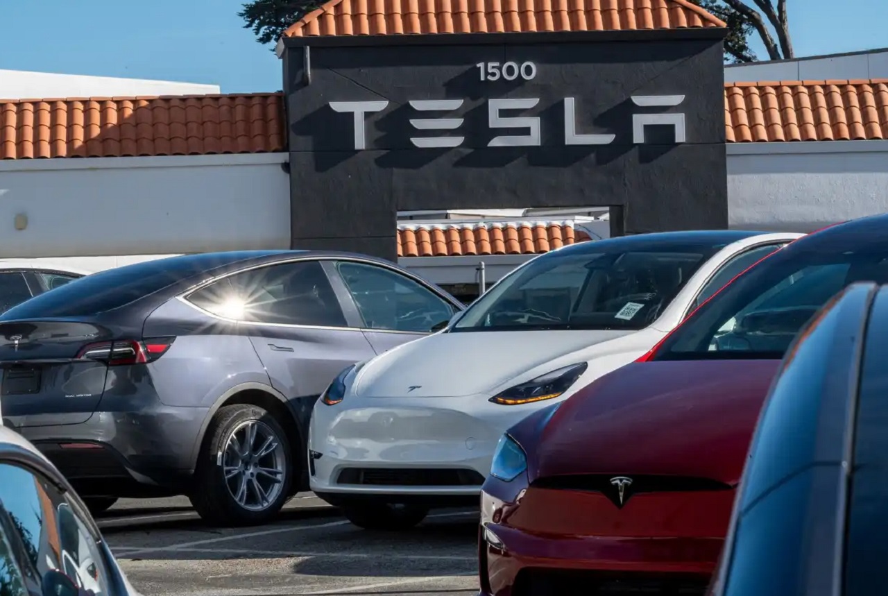Recall Besar-besaran di AS, Nasib Tesla di Indonesia Bikin Ketar-ketir