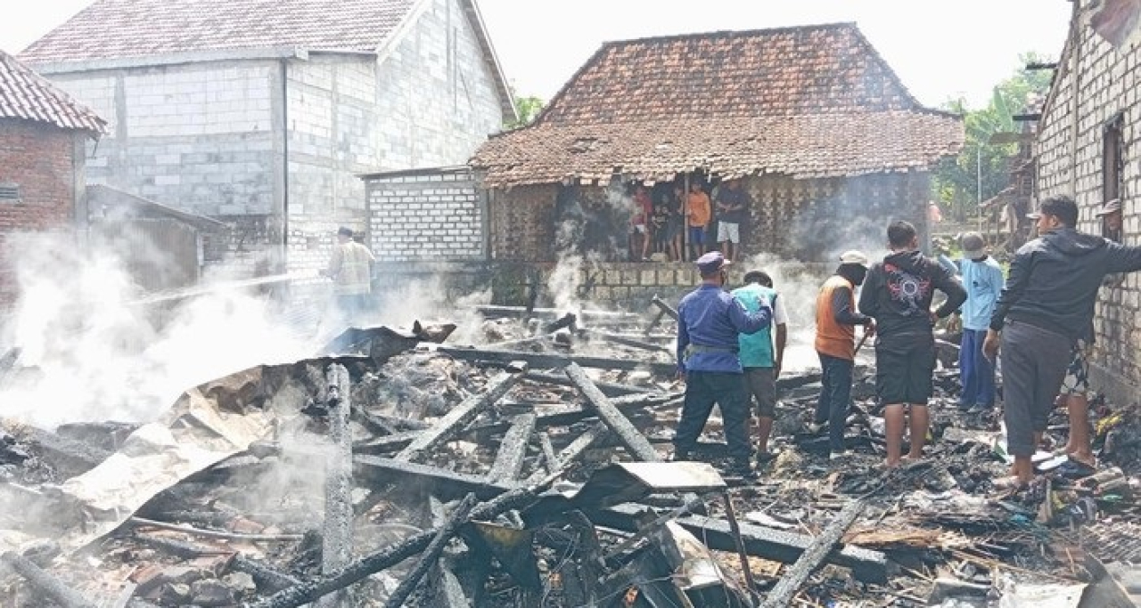 Peristiwa Ditinggal ke Sawah, 4 Rumah Warga di Lamongan Terbakar